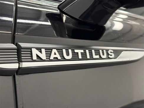 Certified 2023 Lincoln Nautilus AWD image 15