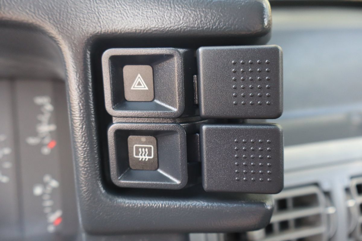 Used 1988 Ford Mustang GT RWD image 30