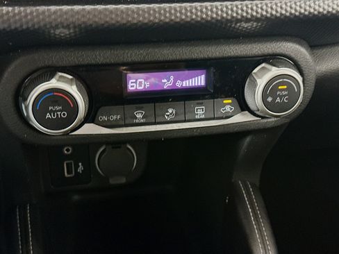 Used 2019 Nissan Kicks SV FWD image 22