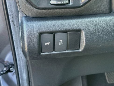 Used 2025 Honda Pilot EX-L image 10