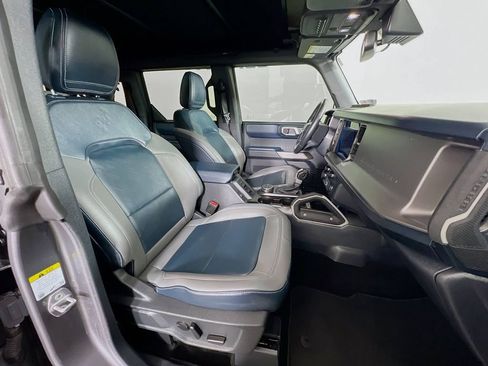 Certified 2022 Ford Bronco Outer Banks w/ Sasquatch Package image 32