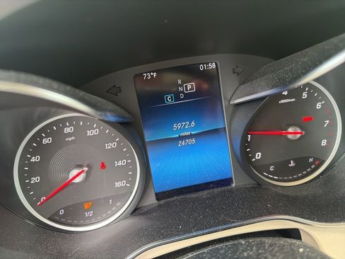 Used 2022 Mercedes-Benz GLC 300 image 4