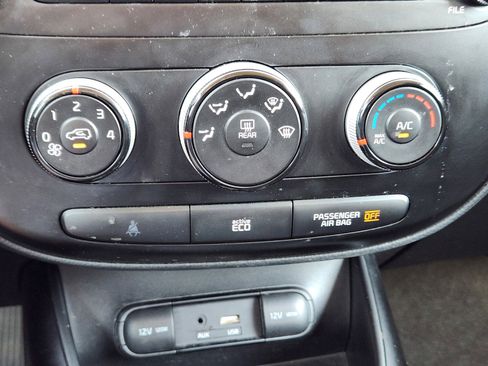 Used 2016 Kia Soul FWD image 13