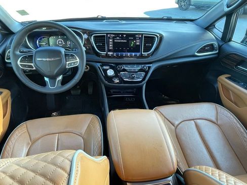 Used 2023 Chrysler Pacifica Pinnacle image 24
