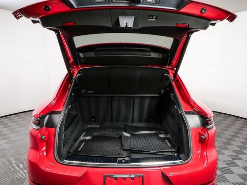 Certified 2024 Porsche Cayenne Coupe AWD/4WD image 31