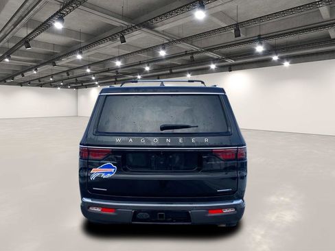 Used 2022 Jeep Wagoneer Series III w/ Premium Group I image 6