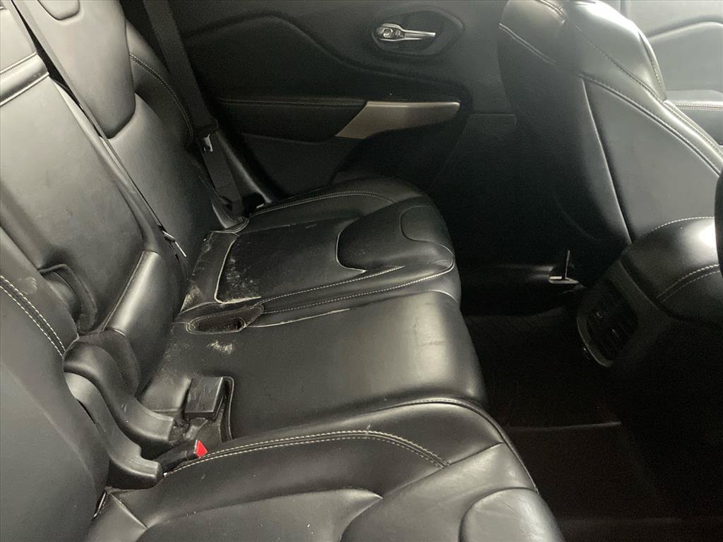 Used 2017 Jeep Cherokee Limited FWD image 3