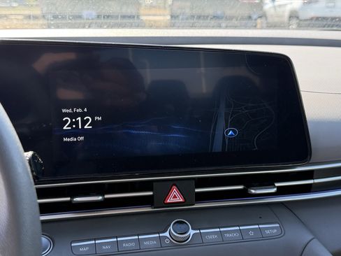 Used 2024 Hyundai Elantra SEL image 20