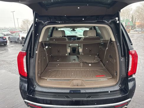 Used 2021 GMC Yukon Denali w/ Advanced Technology Package image 14