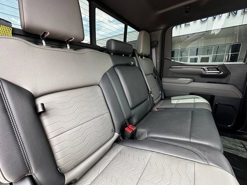Used 2024 Chevrolet Silverado 1500 ZR2 w/ Technology Package AWD/4WD image 25