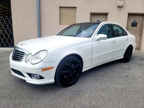 Used 2009 Mercedes-Benz E 550 Sedan image 6