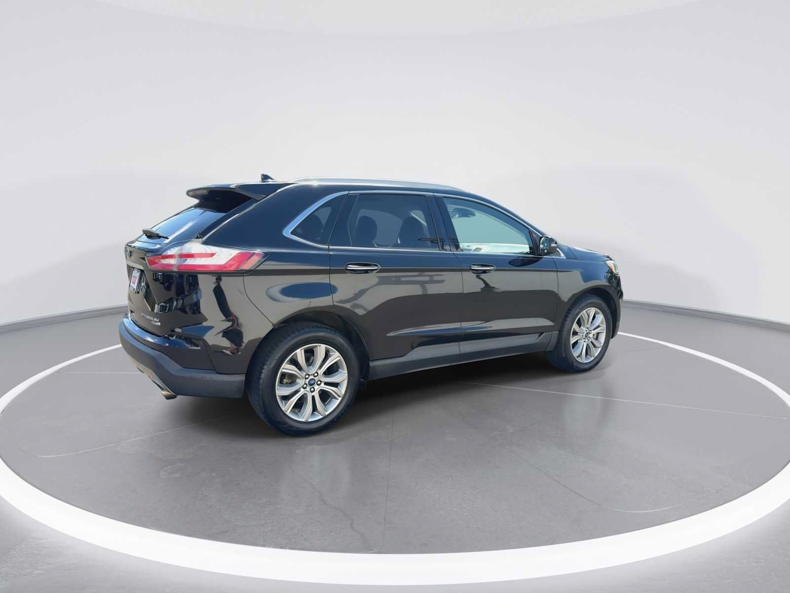 Used 2019 Ford Edge Titanium AWD/4WD image 8