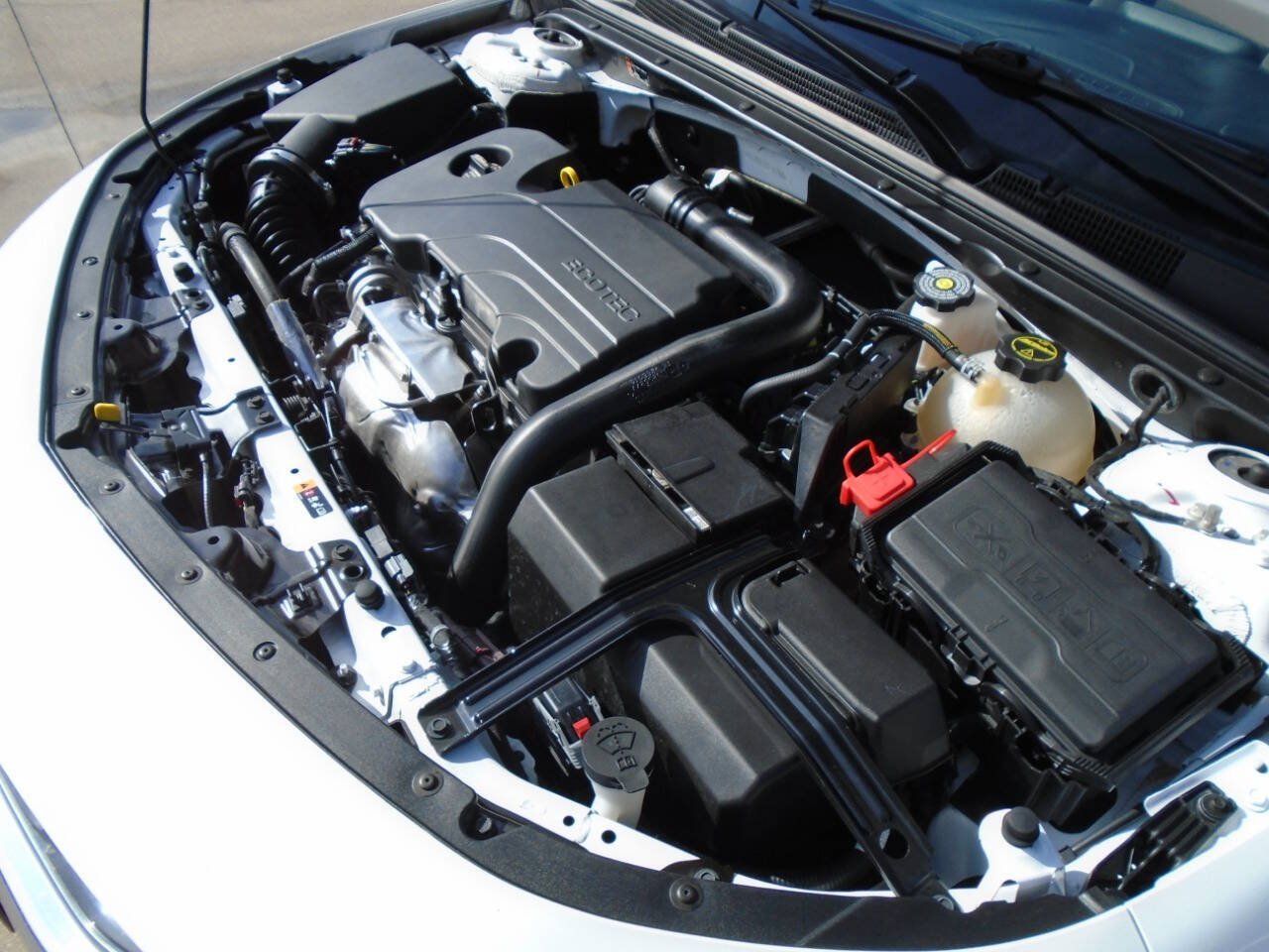 Used 2025 Chevrolet Malibu LT FWD image 19