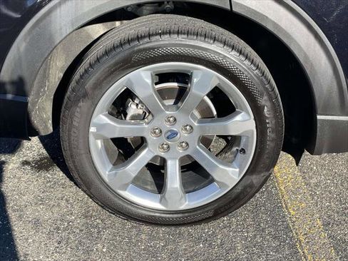 Used 2020 Ford Explorer Platinum w/ Premium Technology Package image 9