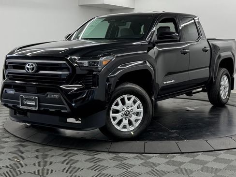 Used 2026 Toyota Tacoma SR5 AWD/4WD image 3
