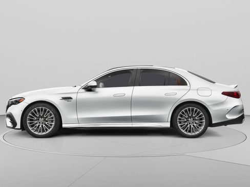 New 2026 Mercedes-Benz E 53 AMG e 4MATIC Sedan image 2
