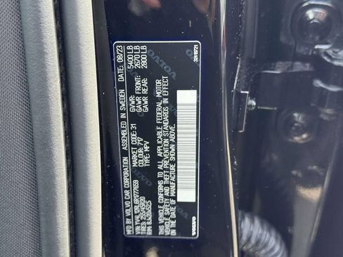 Certified 2024 Volvo XC60 B5 Plus w/ Protection Package Premier AWD/4WD image 16