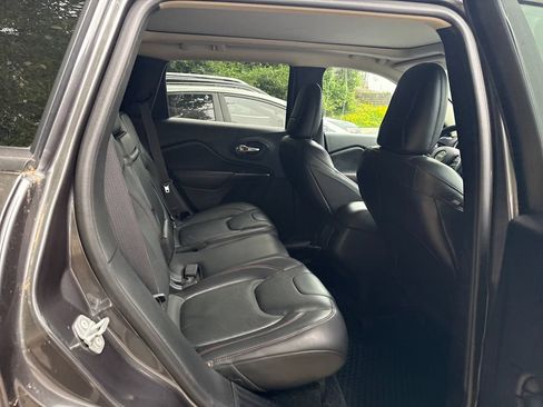 Used 2015 Jeep Cherokee Trailhawk w/ Comfort/Convenience Group AWD/4WD image 11