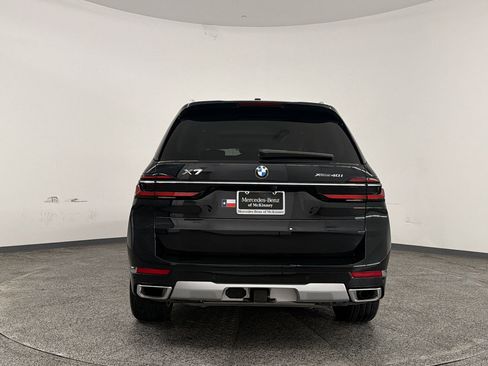Used 2025 BMW X7 xDrive40i w/ Premium Package AWD/4WD image 9