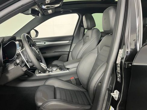 Used 2024 Alfa Romeo Stelvio Veloce image 23