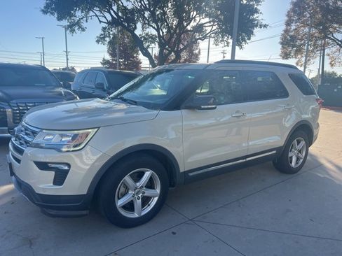 Used 2018 Ford Explorer XLT w/ Equipment Group 202A image 1