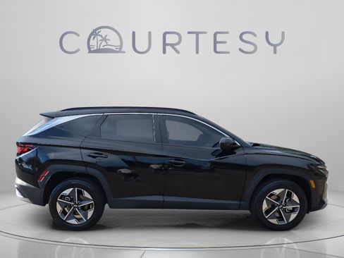 Certified 2025 Hyundai Tucson SEL AWD/4WD image 5