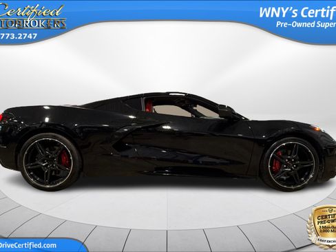 Used 2020 Chevrolet Corvette Stingray 2LT w/ 2LT Preferred Equipment Group RWD image 4