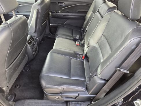 Used 2016 Honda Pilot Touring image 12