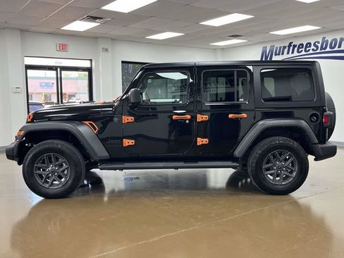 Used 2025 Jeep Wrangler Unlimited Sport AWD/4WD image 8
