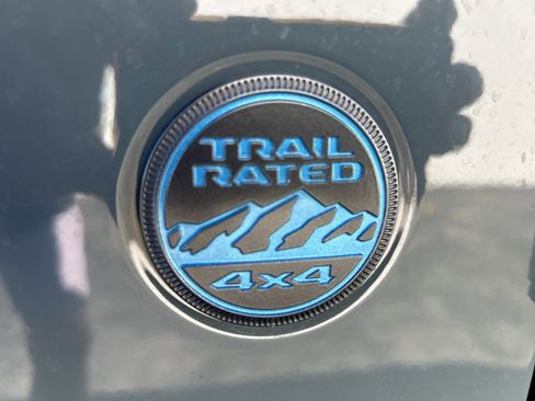 Used 2025 Jeep Wrangler Willys image 15