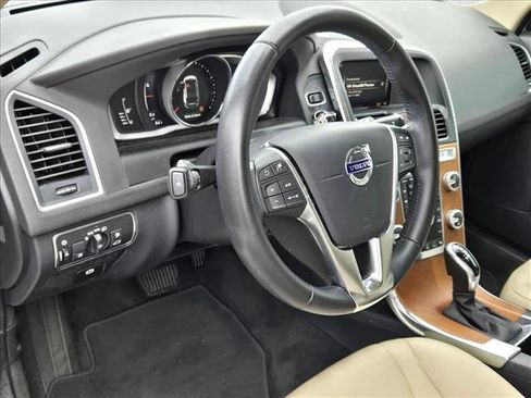 Used 2017 Volvo XC60 T5 Inscription w/ Advanced Package image 9