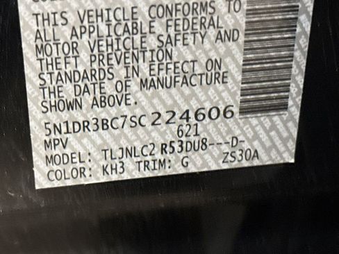 Used 2025 Nissan Pathfinder SV AWD/4WD image 28
