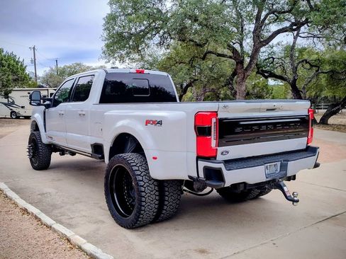 Used 2025 Ford F450 Platinum w/ FX4 Off-Road Package image 11