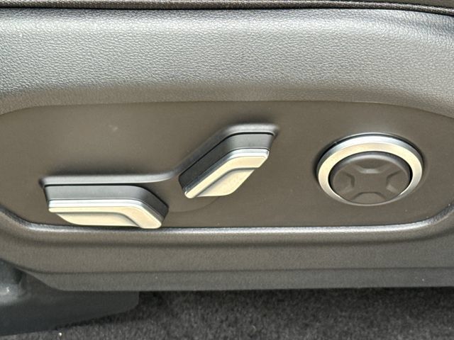 Used 2025 Hyundai Santa Fe Limited FWD image 24
