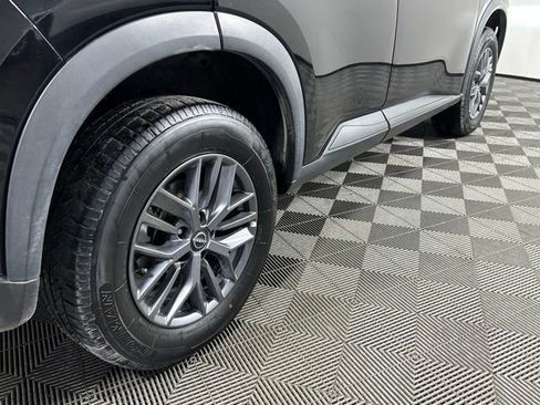 Used 2024 Nissan Rogue S AWD/4WD image 6