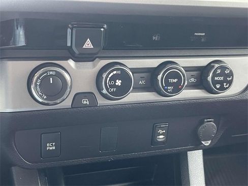 Used 2017 Toyota Tacoma SR5 image 19