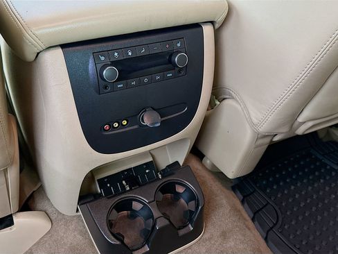 Used 2010 Chevrolet Suburban LTZ AWD/4WD image 28