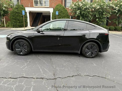 Used 2026 Tesla Model Y Long Range RWD image 5