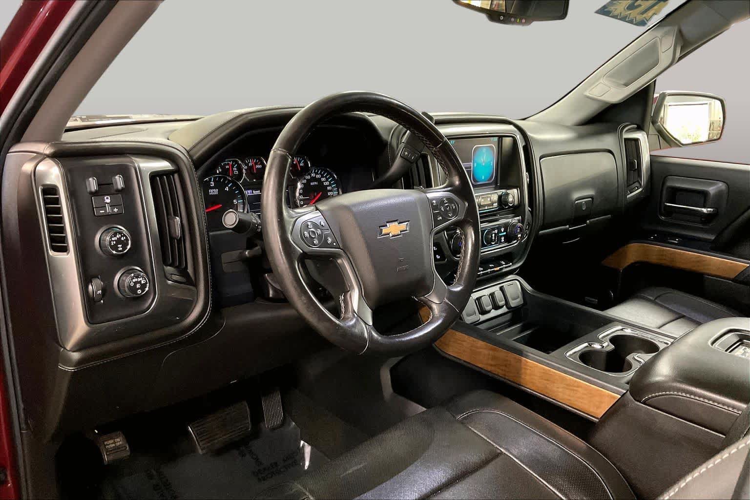 Used 2015 Chevrolet Silverado 1500 LTZ w/ LTZ Plus Package AWD/4WD image 17