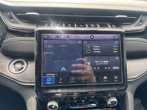 Used 2023 Jeep Grand Cherokee Overland w/ Luxury Tech Group IV image 15