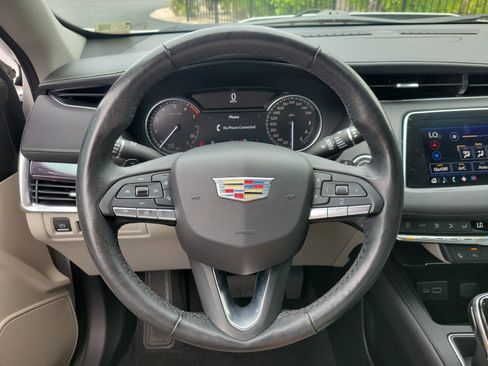Used 2021 Cadillac XT4 Luxury w/ Driver Awareness Package AWD/4WD image 32