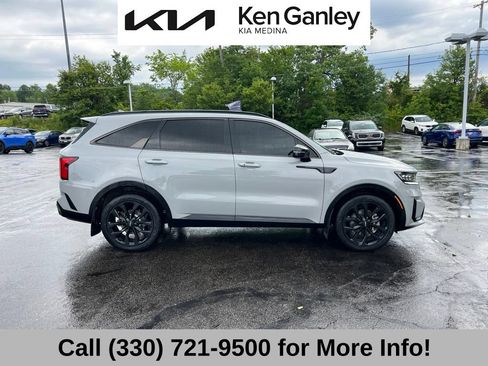 Certified 2022 Kia Sorento SX FWD image 5