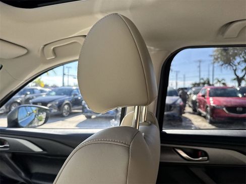 Used 2023 MAZDA CX-9 Touring image 17