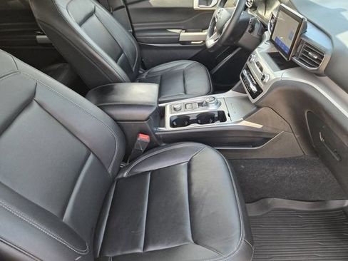 Used 2023 Ford Explorer XLT w/ Equipment Group 202A AWD/4WD image 27