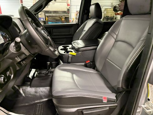 Used 2024 RAM 5500 Tradesman w/ Chrome Appearance Group image 39