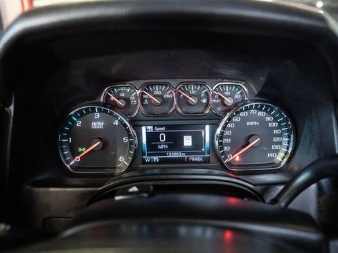 Used 2020 Chevrolet Suburban LT image 23