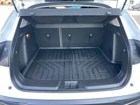 Used 2024 Chevrolet Trax ACTIV w/ Driver Confidence Package image 29