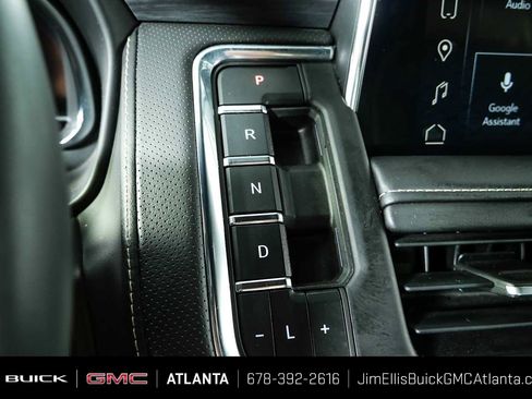 Used 2023 GMC Yukon XL SLT AWD/4WD image 35