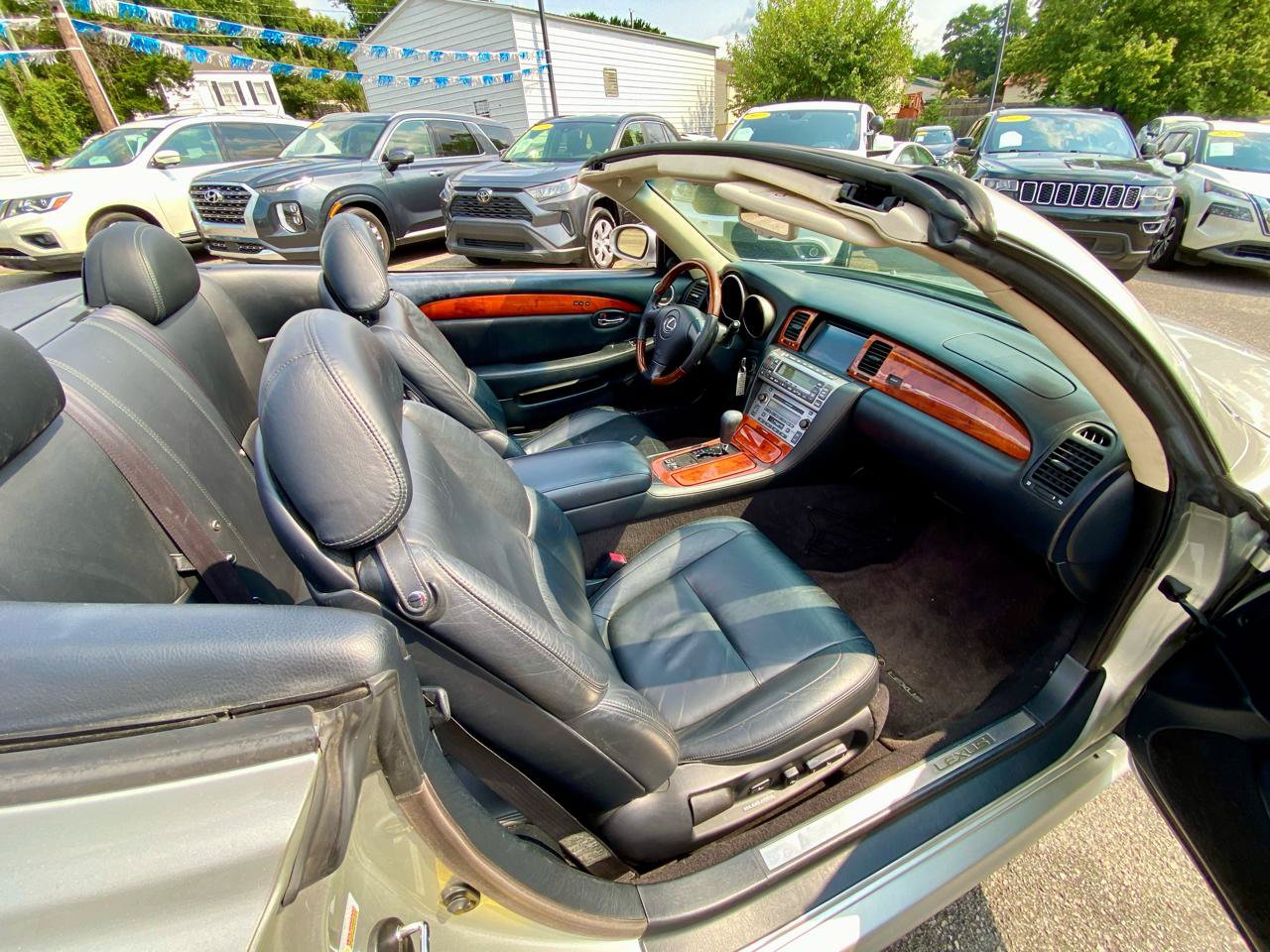 Used 2004 Lexus SC 430 Convertible RWD image 15