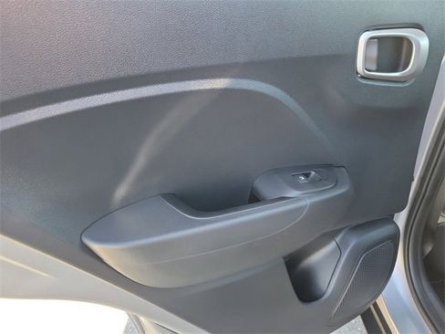 New 2026 Hyundai Venue SE image 18